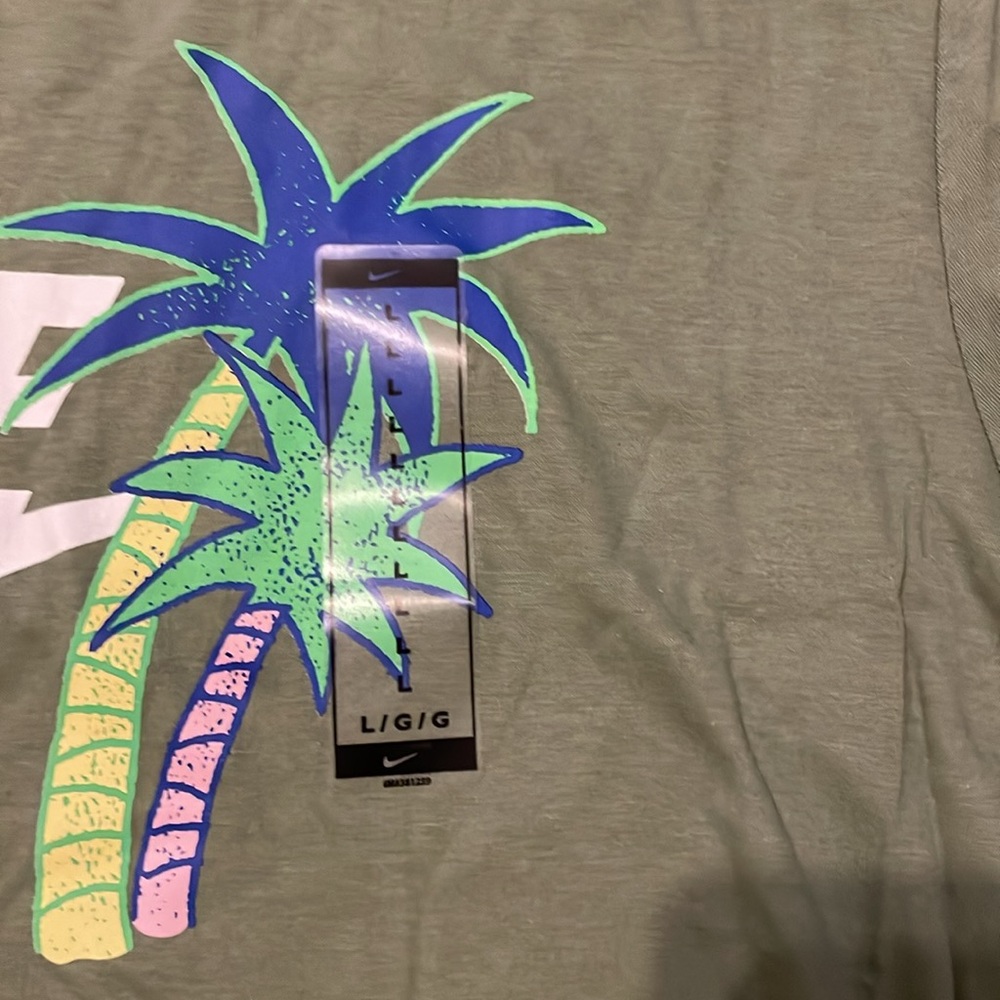 Nike Tee! - Picture 2 of 4